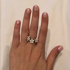 3 flower ring